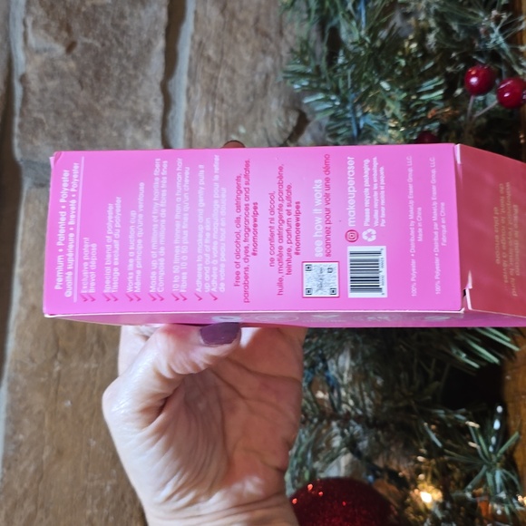 Makeup Eraser: New - The Original Make-Up Eraser® Makeup Remover Cloth, Pink - Picture 4 of 6